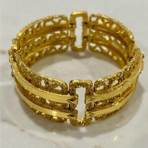 Vintage Crown Trifari Gold Tone Brutalist Mid-Century Modern Statement Bracelet
